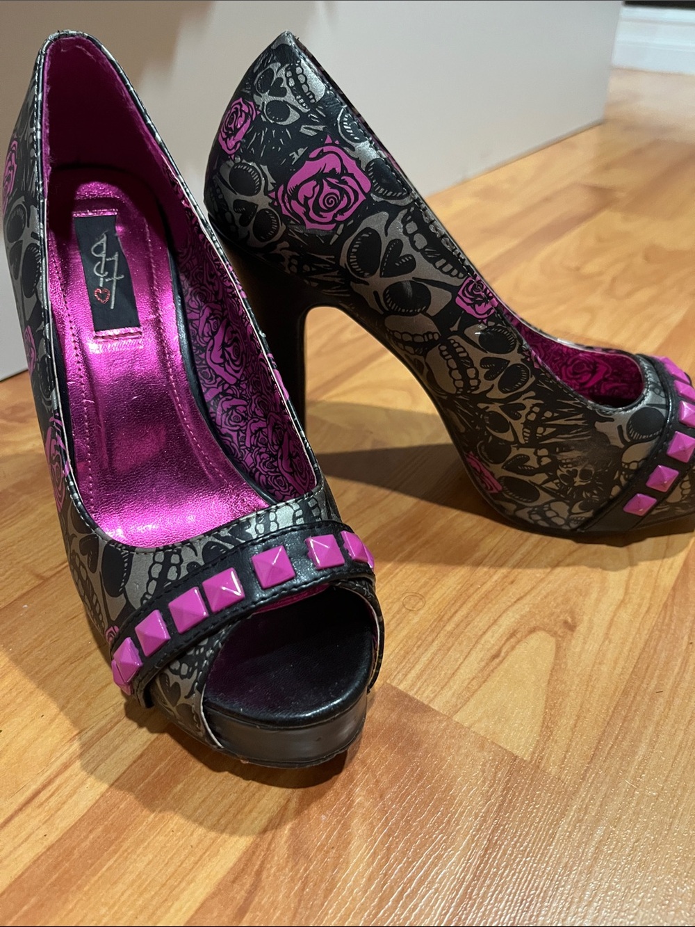 Iron Fist y2k grunge skull heel